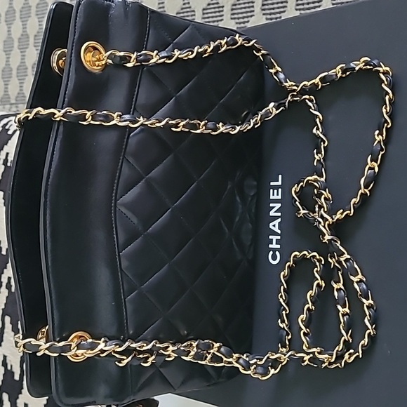 Chanel Vintage - Picture 1 of 13